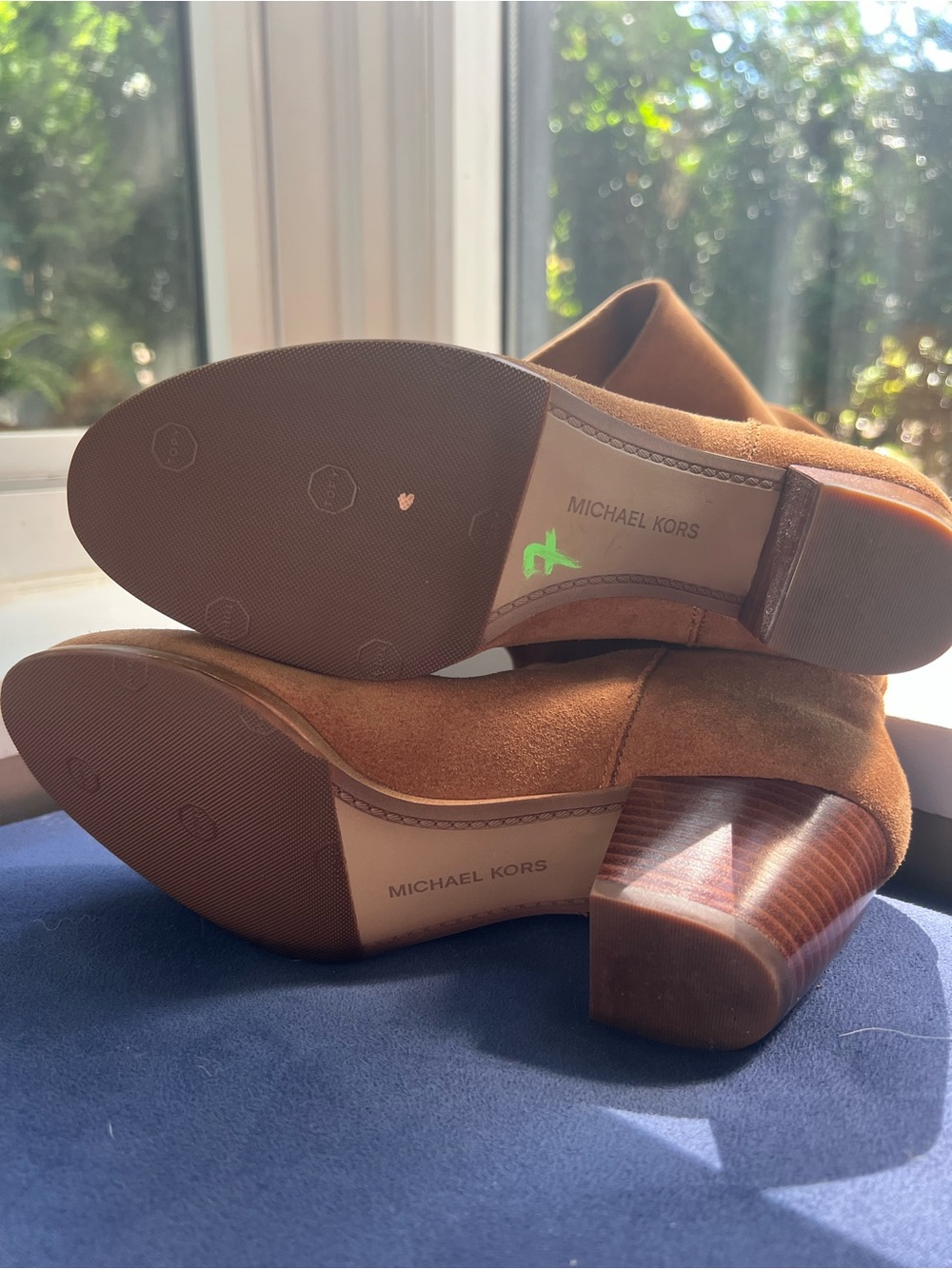 Michael Kors Suede boots - Picture 7 of 7